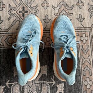 Women’s Hokas Clifton 9 - size 7.5 - only worn a handful of times